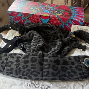 Artipoppe- like new!